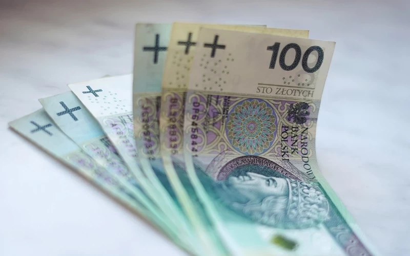 ZUS: Rozpoczęła się coroczna waloryzacja emerytur i rent
