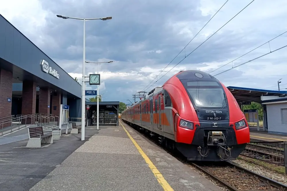 Pasażerowie Polregio zostawili w pociągach setki przedmiotów