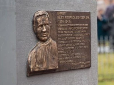 logo Tablica upamiętniająca bł. ks. Richard Henkesa w Raciborzu