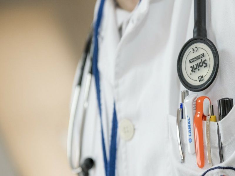Jakie są konsekwencje pracy podczas zwolnienia lekarskiego?