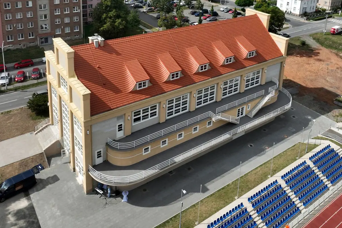 Dzieło Leopolda Bauera po remoncie. Zabytkowa hala w Karniowie znów otwarta